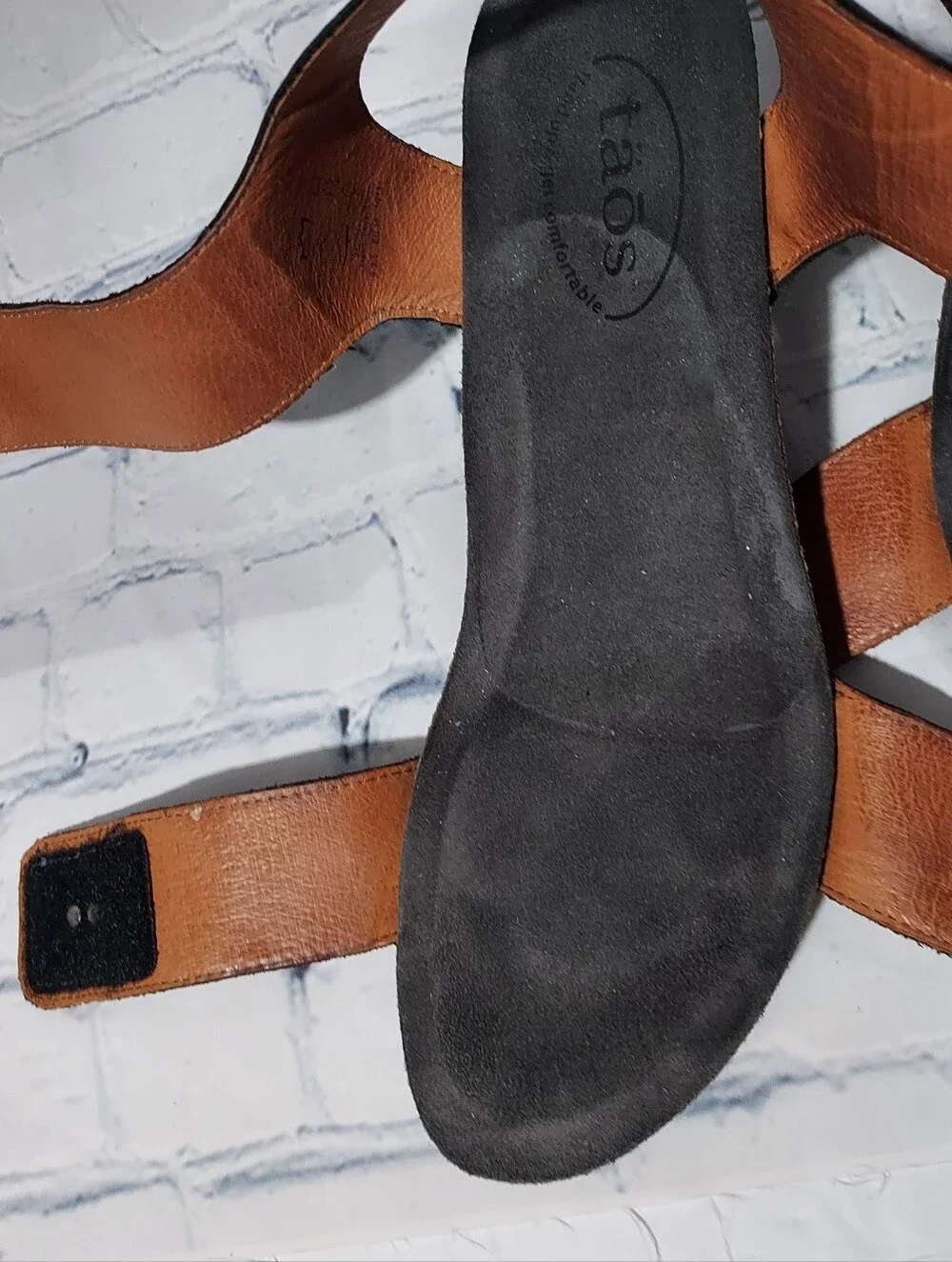 TAOS Carousel Wedge Comfort Sandal Leather Minimal Capsule 9-9.5  EU 40 Black